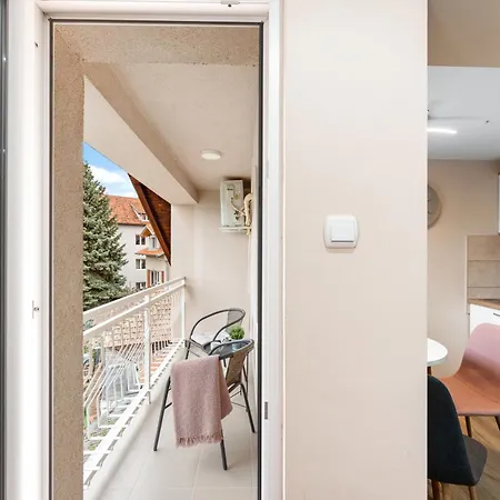 M Apartment *