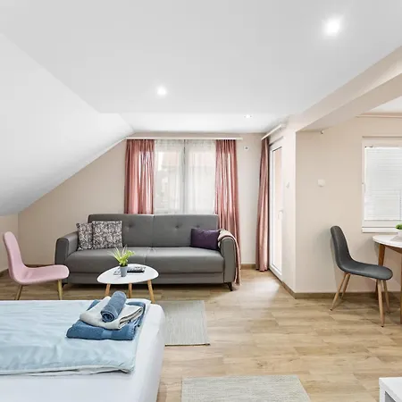 M Apartment *